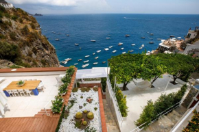 Amalfi Coast Luxury Villa with Swimming Pool Praiano